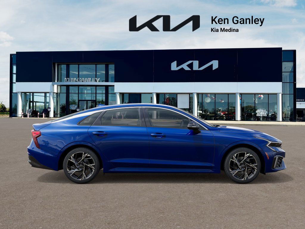 2026 Kia K5 GT-Line photo 5