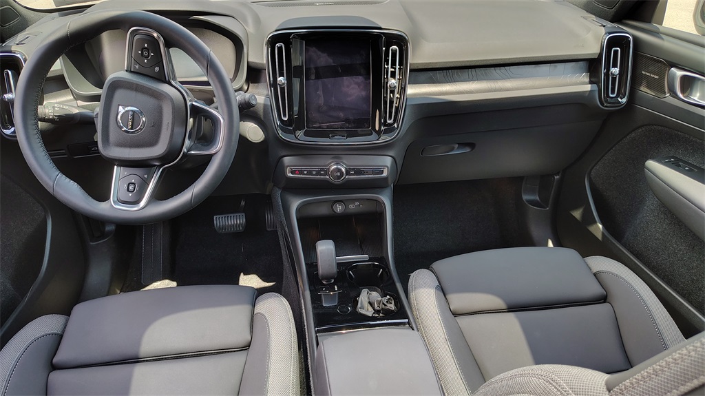 2023 Volvo XC40 Recharge Ultimate photo 7