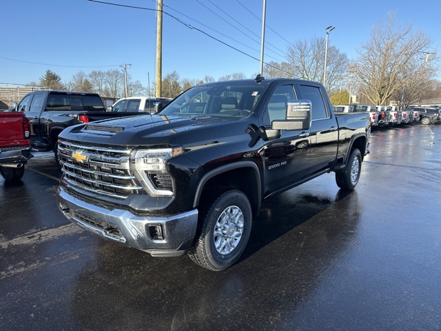 2025 Chevrolet Silverado 2500HD LTZ photo 3