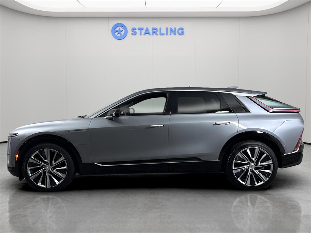 2024 Cadillac Lyriq Luxury photo 3