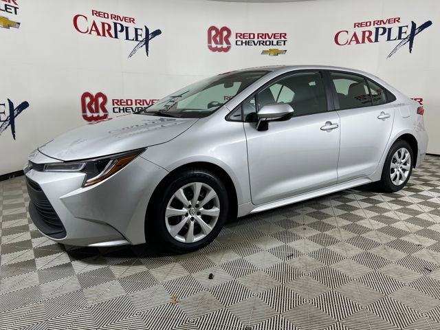 2024 Toyota Corolla LE photo 2