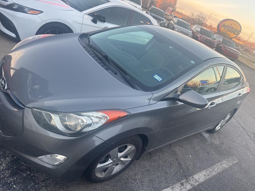 2013 Hyundai Elantra GLS's photo