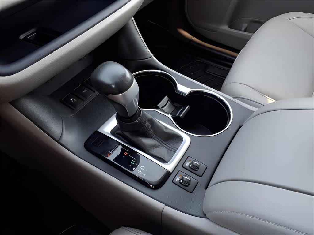 2014 Toyota RAV4 XLE photo 18