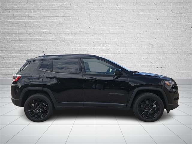 2026 Jeep Compass Latitude photo 4
