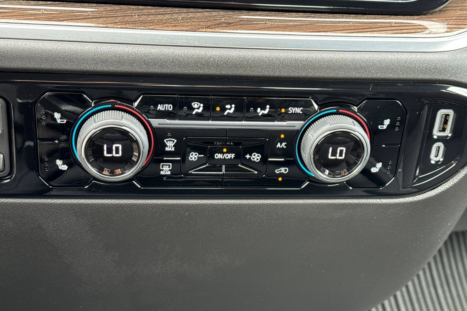 2025 Chevrolet Silverado 1500 photo 20