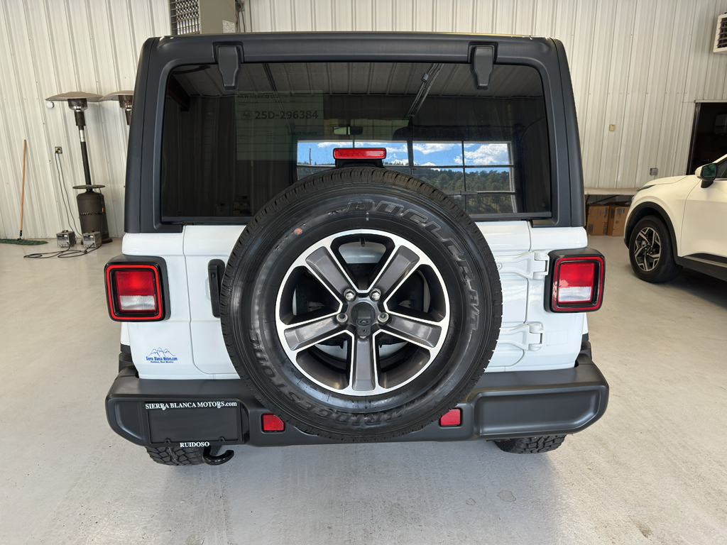 2023 Jeep Wrangler Sahara photo 5