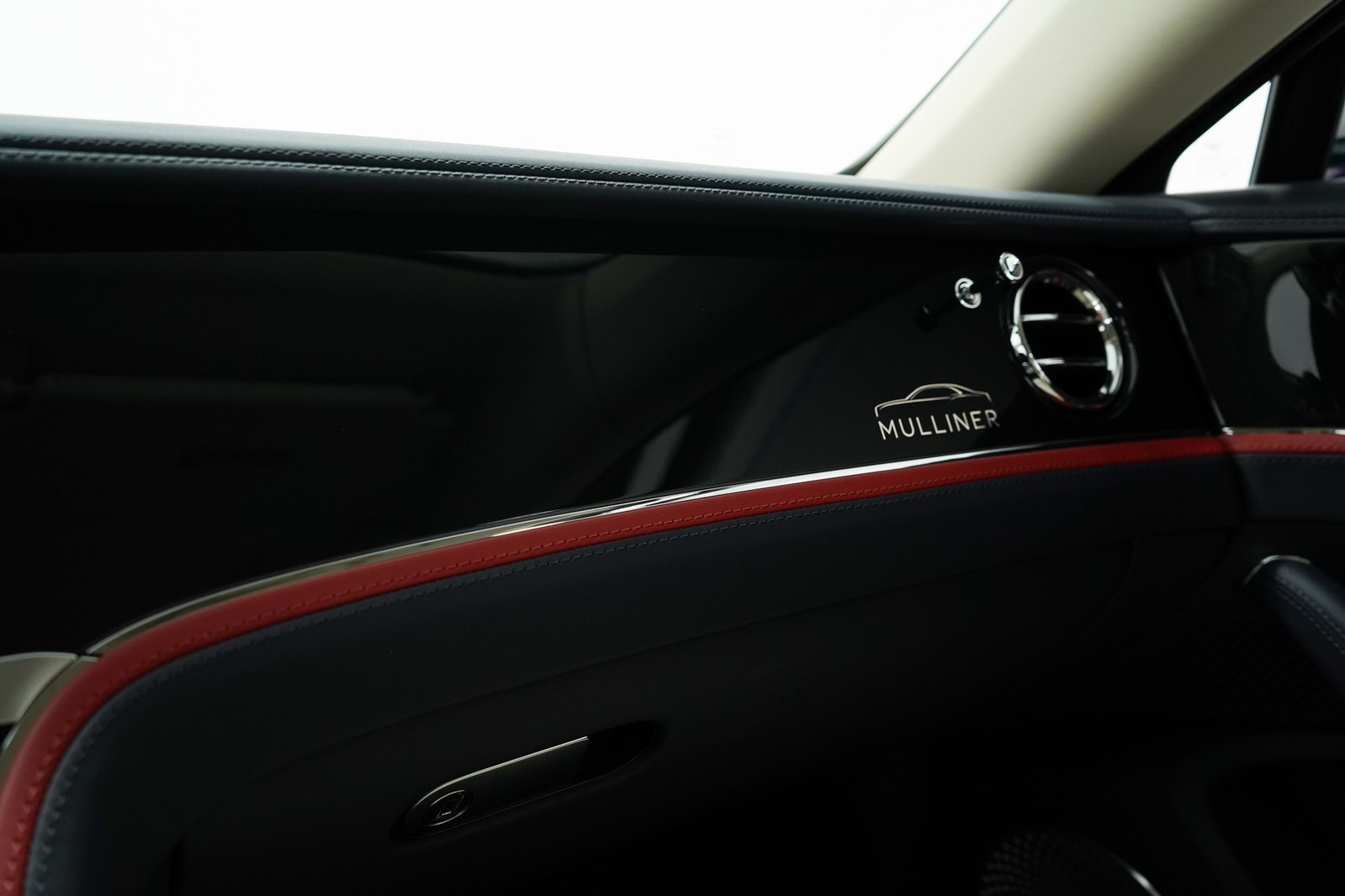 2024 Bentley Flying Spur Mulliner V8 photo 36