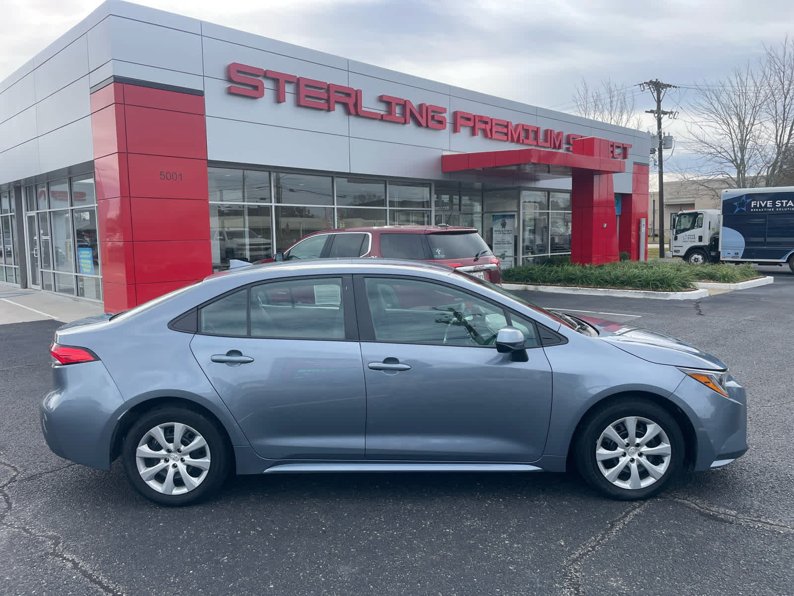 2024 Toyota Corolla LE's photo