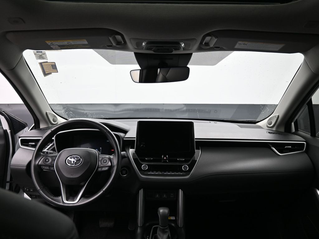 2023 Toyota Corolla Cross XLE photo 27
