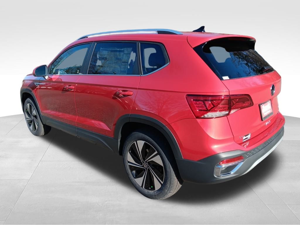 2024 Volkswagen Taos SE photo 3