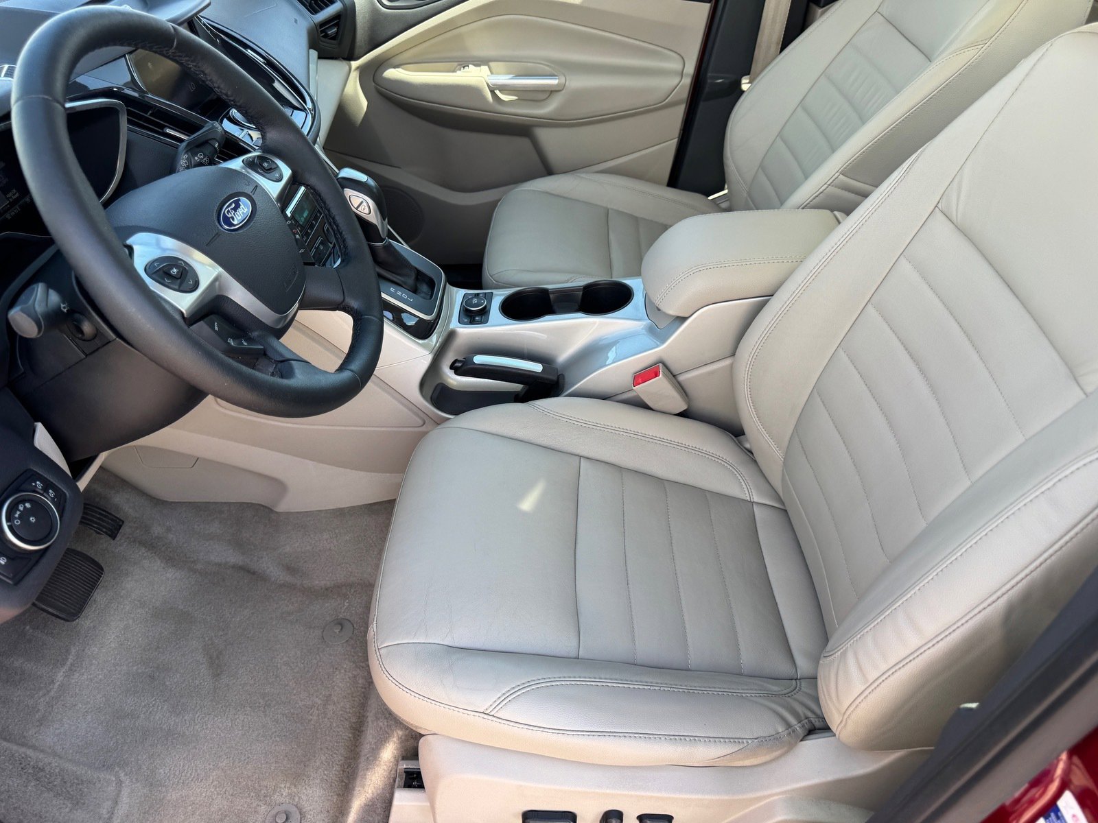2015 Ford C-Max Hybrid SEL photo 12