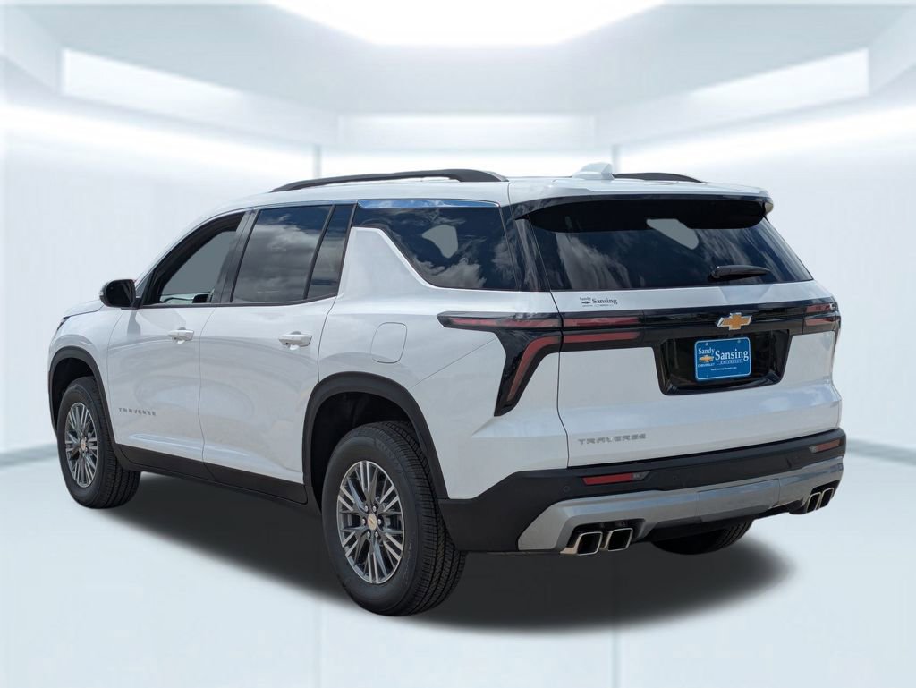 2025 Chevrolet Traverse photo 2