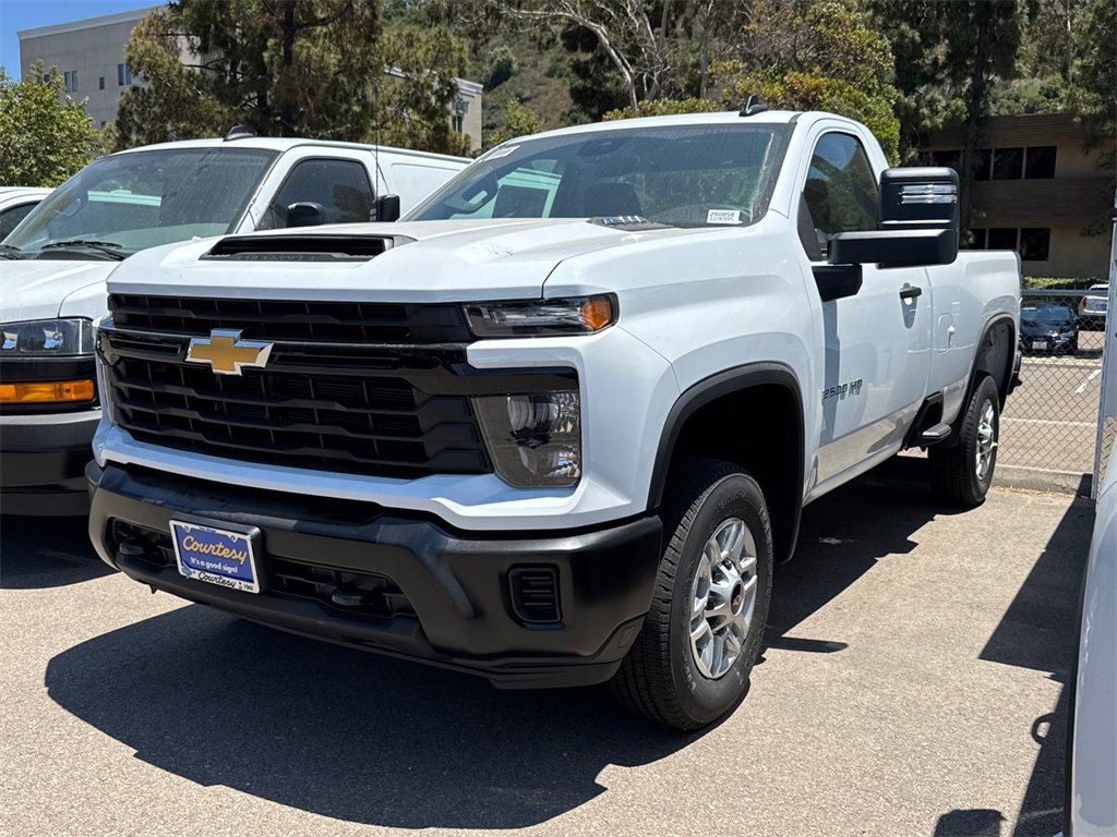 2025 Chevrolet Silverado 2500HD photo 2