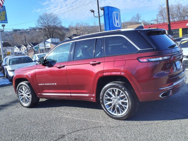 2022 Jeep Cherokee 4xe Summit photo 4