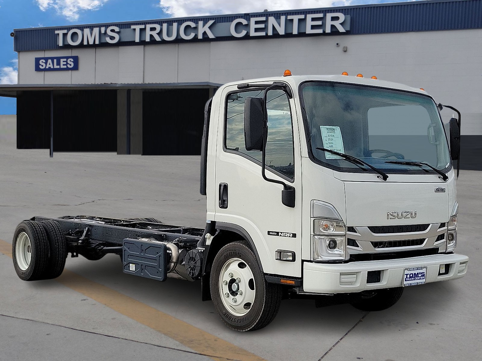 2024 Isuzu NRR's photo