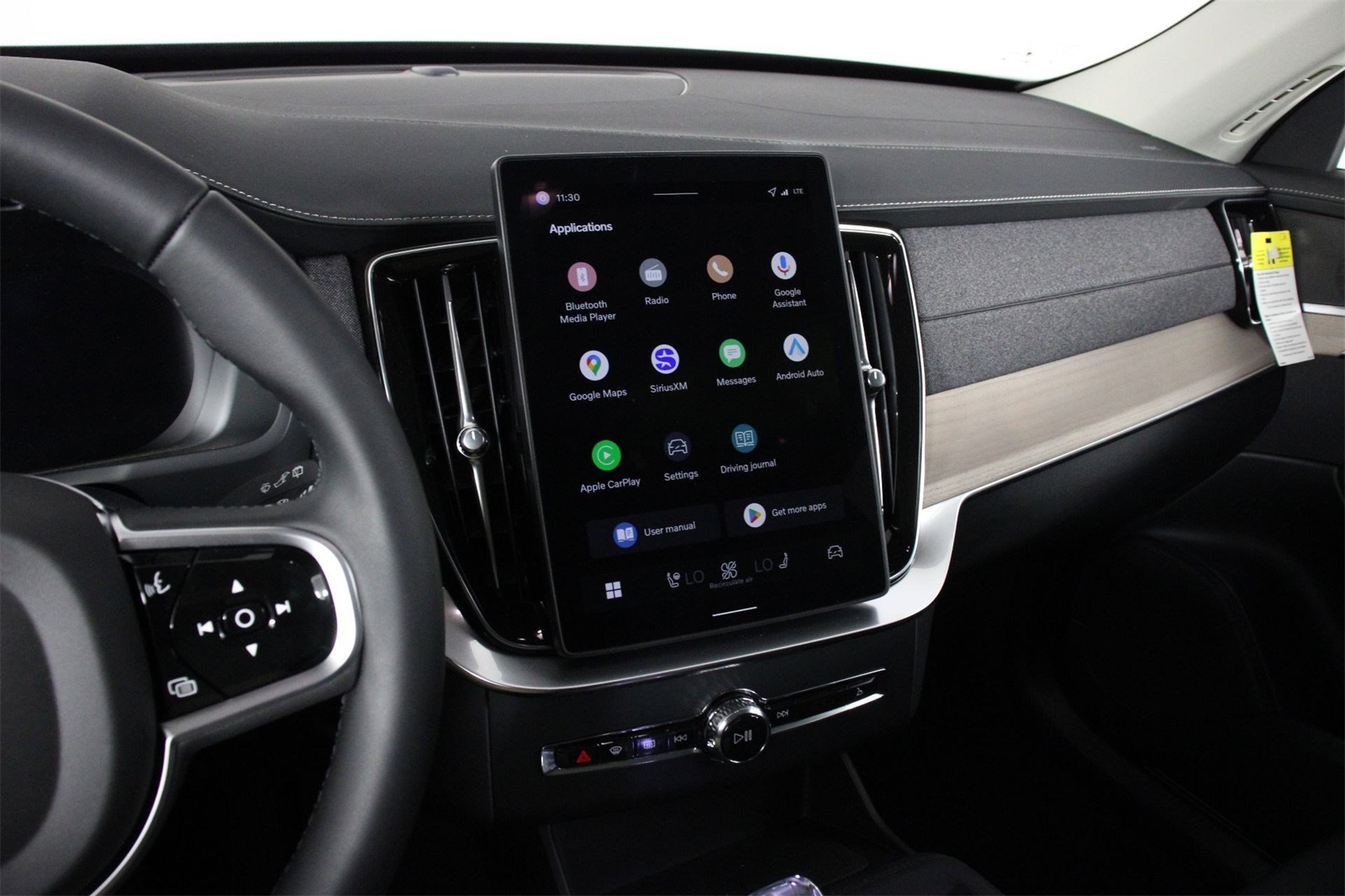 2026 Volvo XC90 B5 Plus photo 6