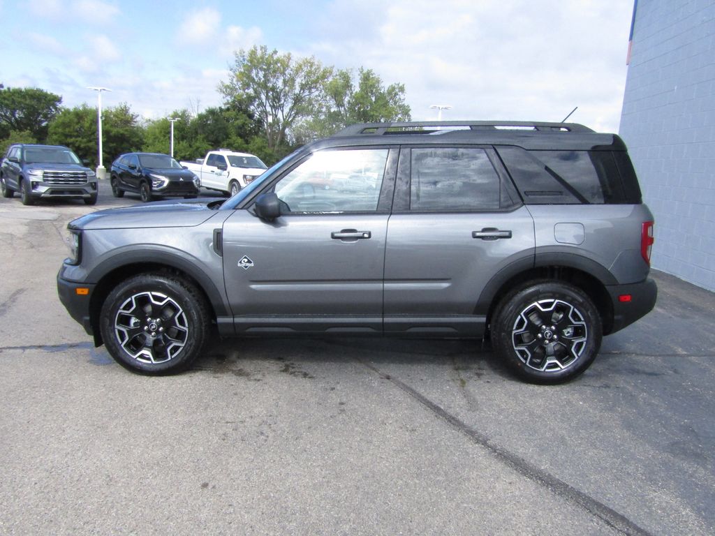 2025 Ford Bronco Sport Outer Banks photo 2
