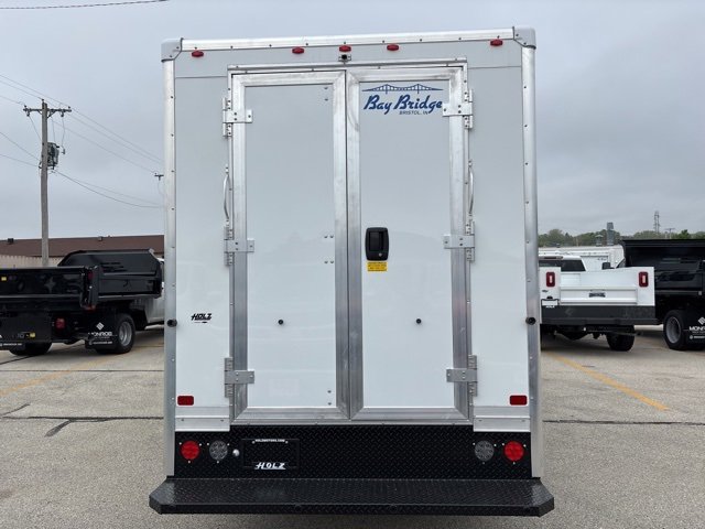 2024 Chevrolet Express Cutaway 3500 photo 4
