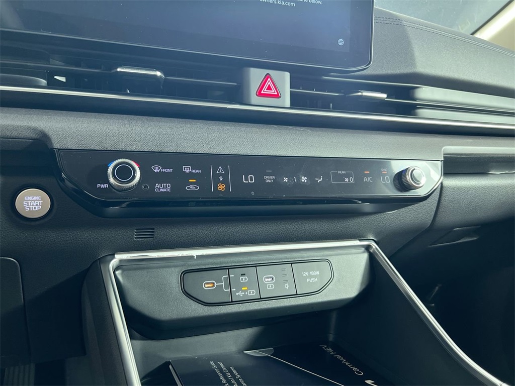 2026 Kia Carnival SX photo 24