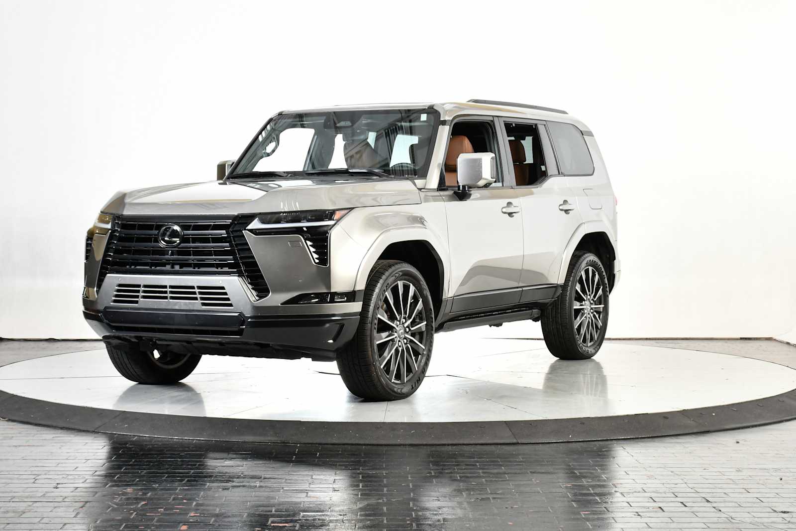 2025 Lexus GX Luxury's photo