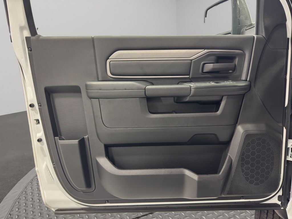 2025 Ram 5500 Tradesman photo 15
