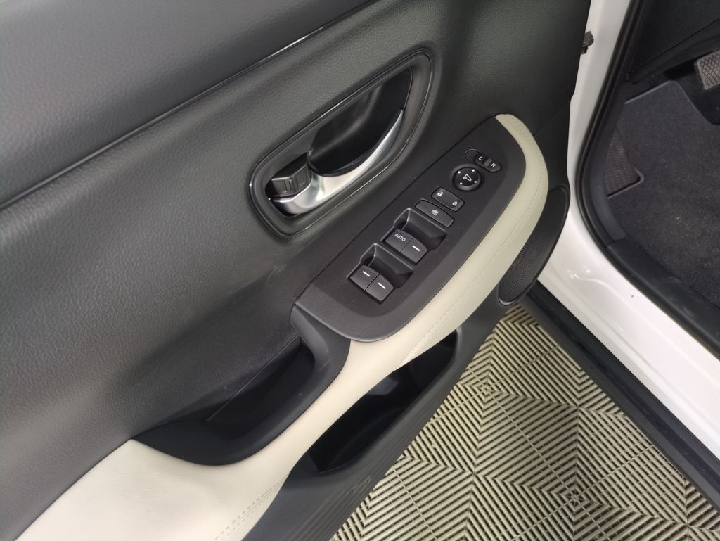 2026 Honda HR-V LX photo 10