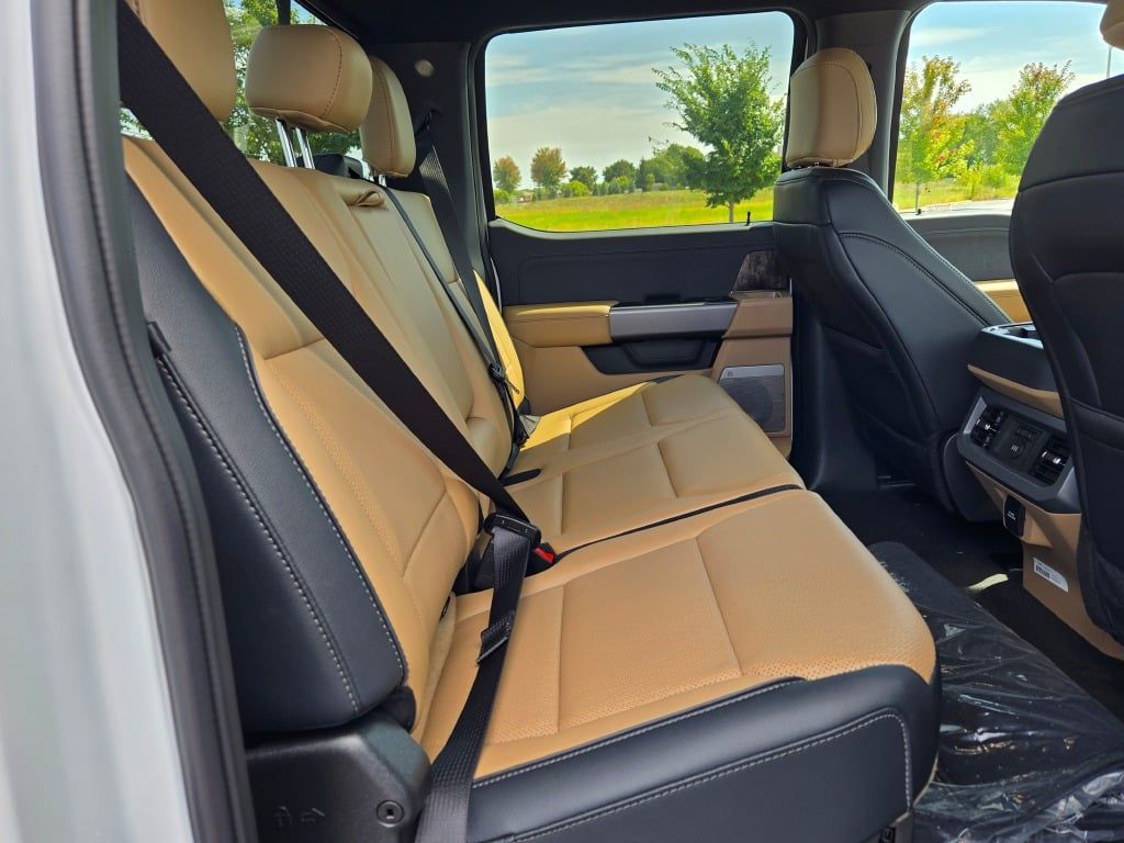 2026 Ford F-350 Lariat photo 9