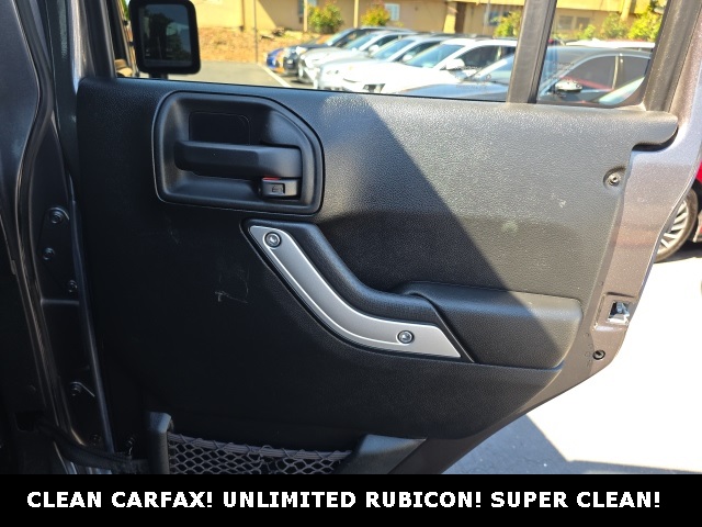 2016 Jeep Wrangler Unlimited Rubicon photo 16