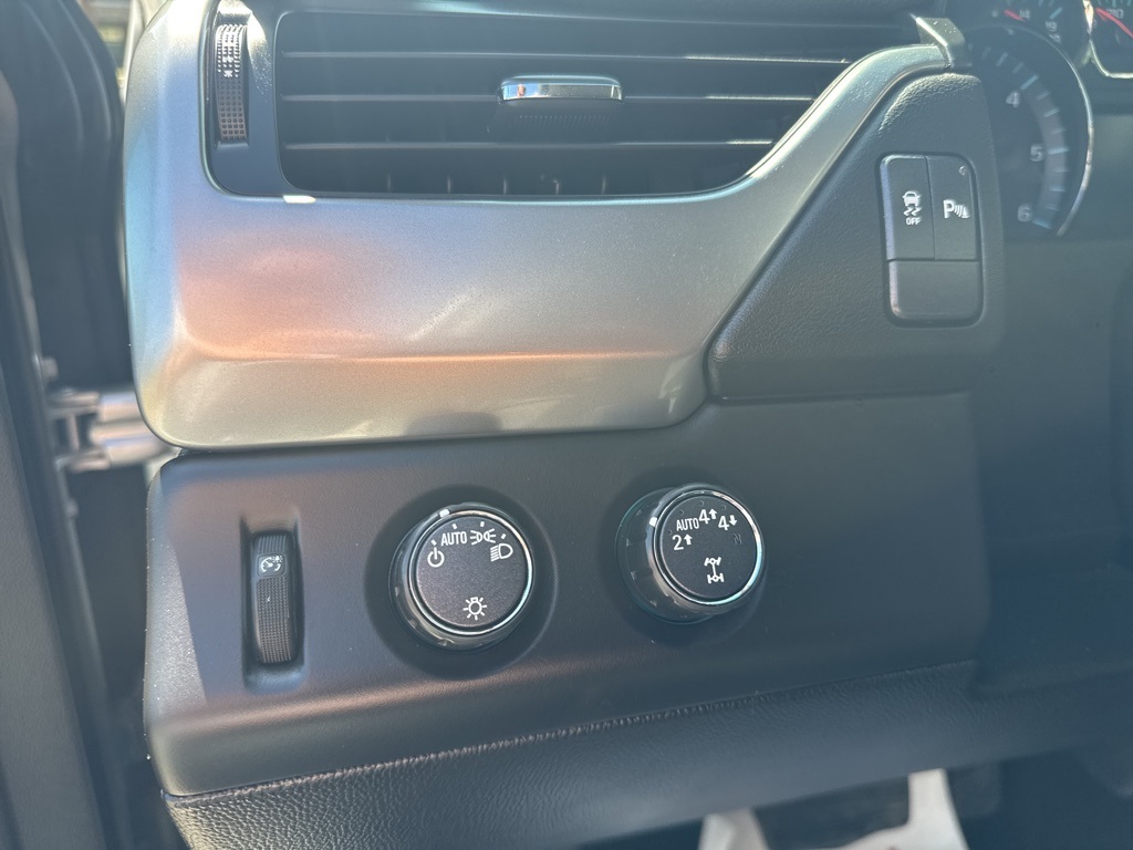 2018 Chevrolet Tahoe LS photo 16
