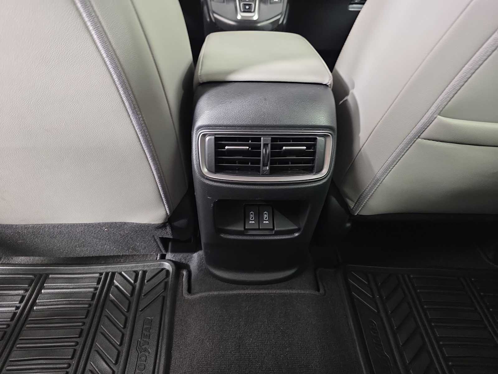 2020 Honda CR-V Hybrid Touring photo 28