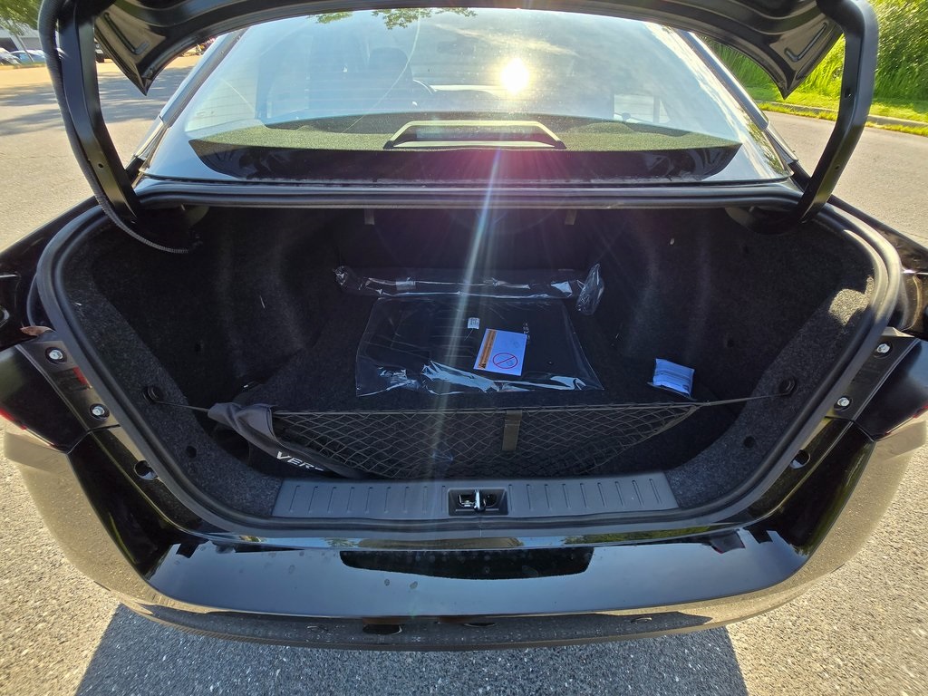 2025 Nissan Versa SV photo 32