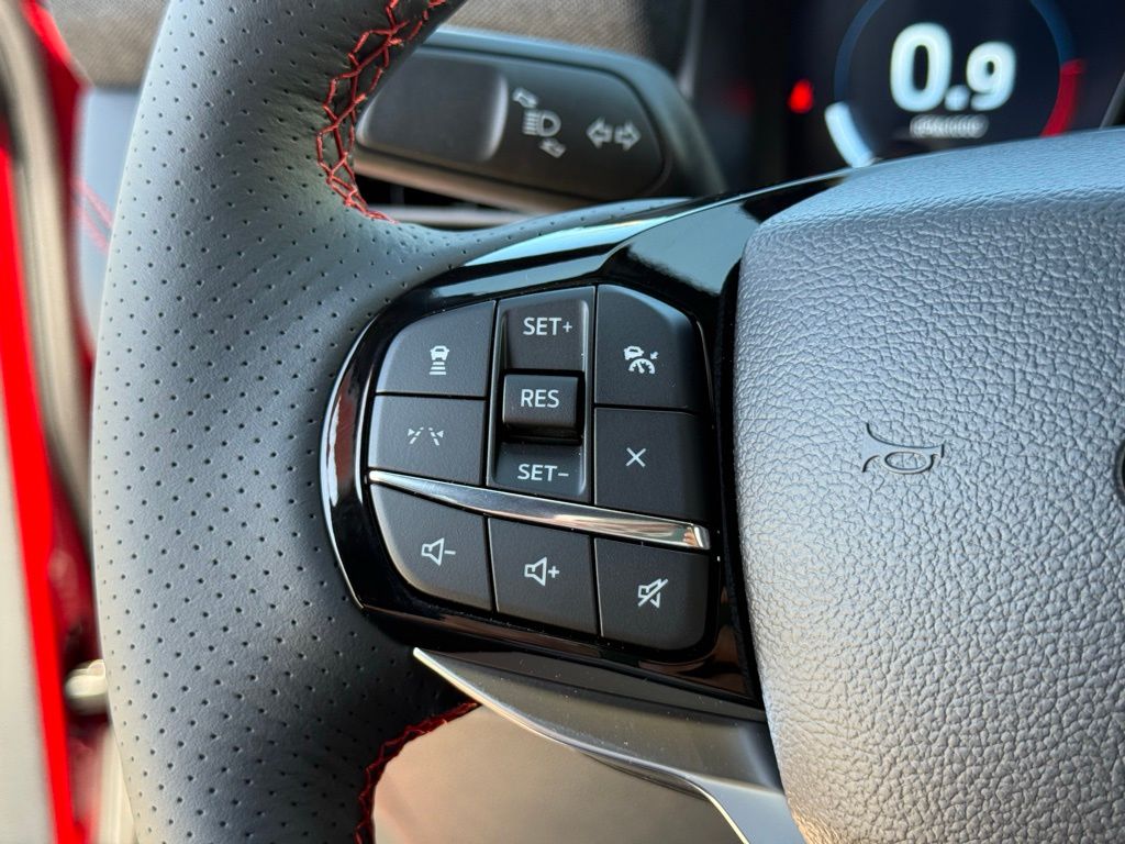 2025 Ford Explorer ST-Line photo 12