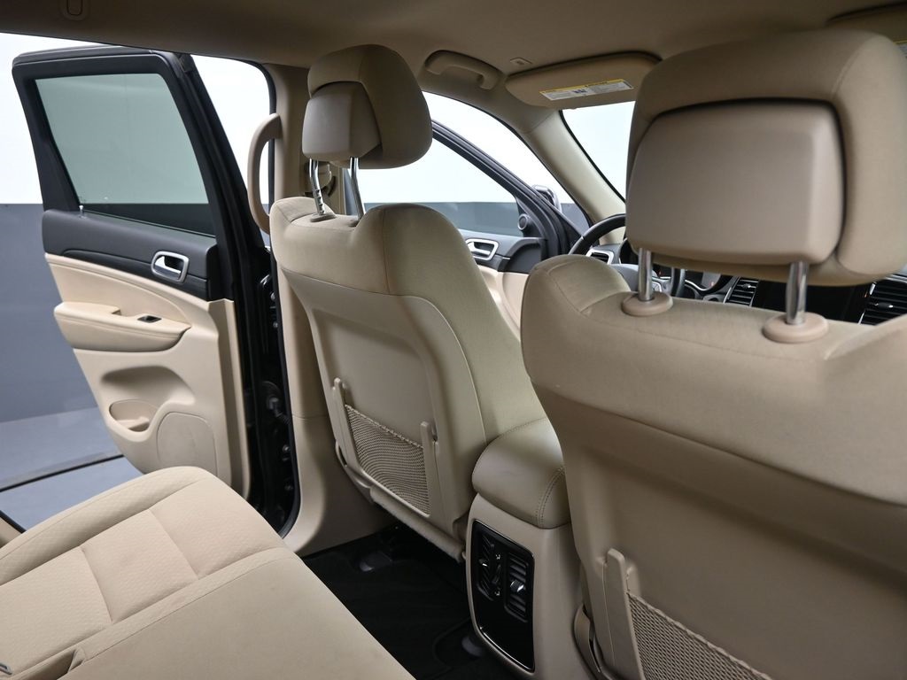 2022 Jeep Cherokee Laredo photo 17