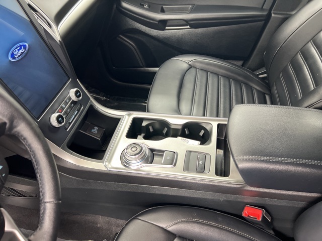 2022 Ford Edge SEL photo 15