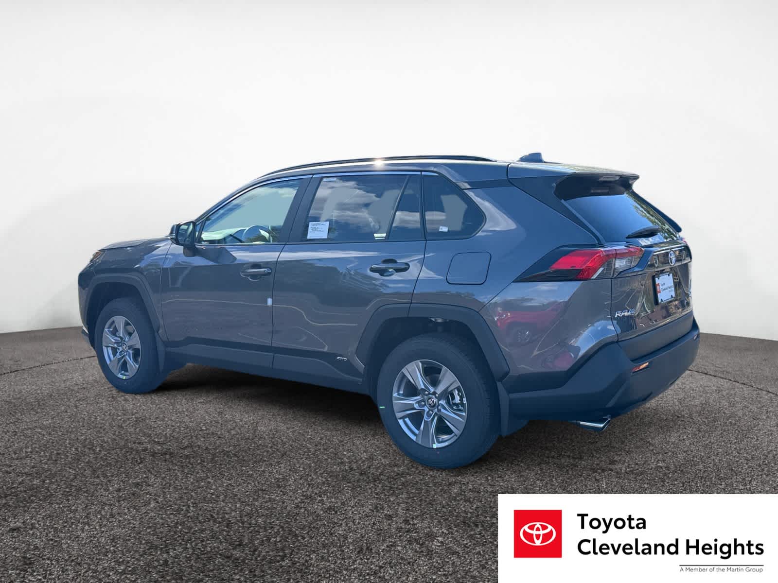 2025 Toyota RAV4 Hybrid XLE photo 3