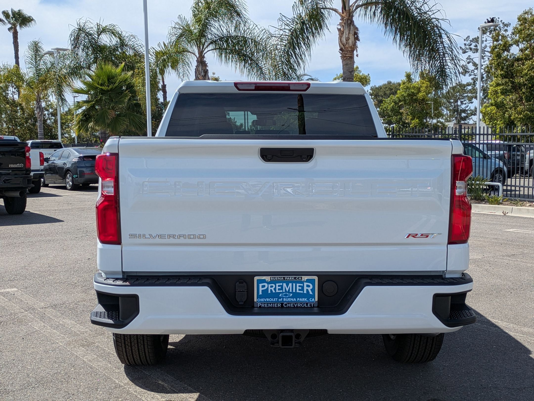 2025 Chevrolet Silverado 1500 RST photo 4