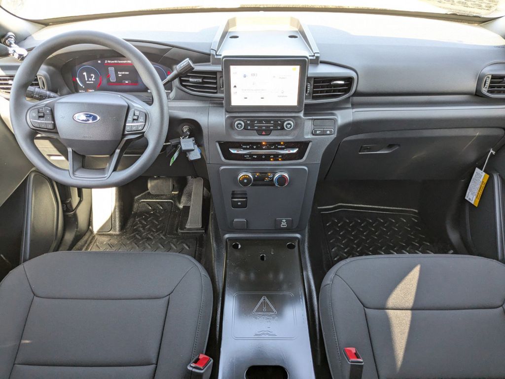 2025 Ford Explorer photo 12