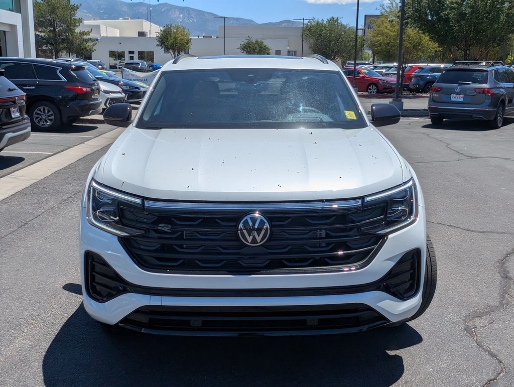 2025 Volkswagen Atlas Cross Sport SEL R-Line photo 2