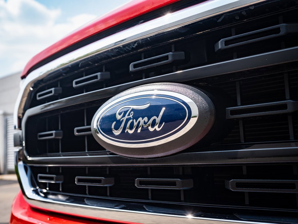 2023 Ford F-150 XLT photo 3