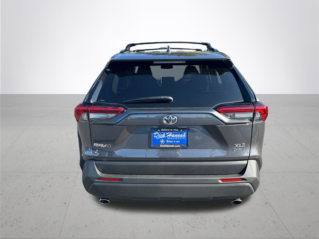 2025 Toyota RAV4 Hybrid XLE photo 8