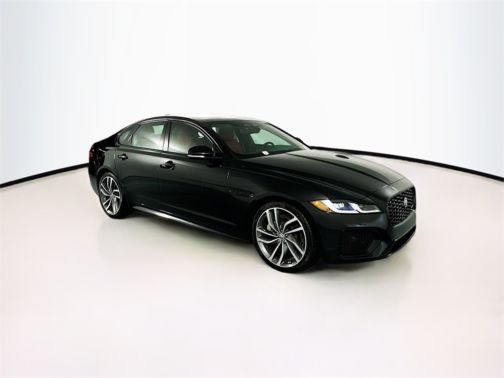 New 2024 Black Jaguar R-Dynamic SE image 3