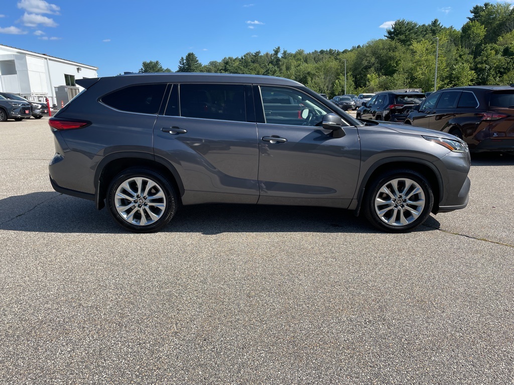 2022 Toyota Highlander Limited photo 2