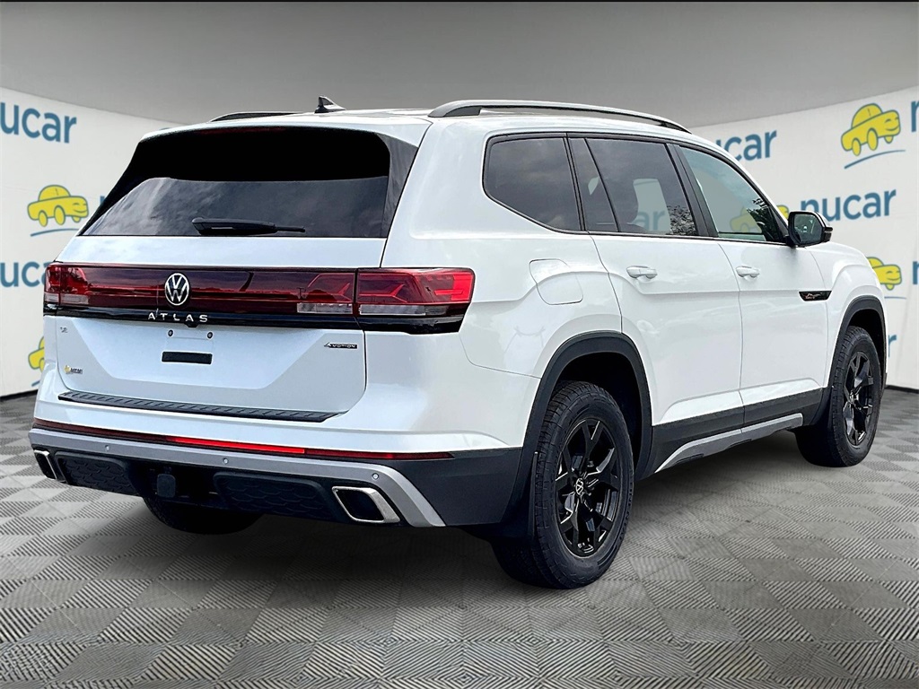 2026 Volkswagen Atlas Peak Edition SE photo 3