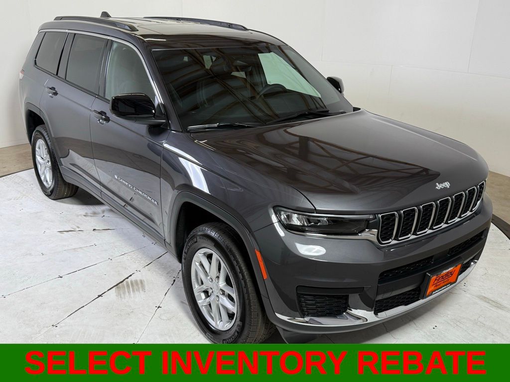 2025 Jeep Grand Cherokee L Laredo's photo