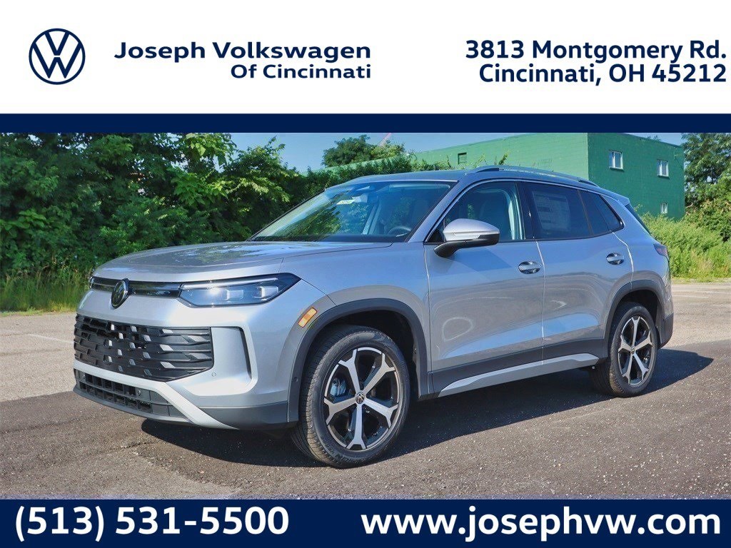 2025 Volkswagen Tiguan SE's photo