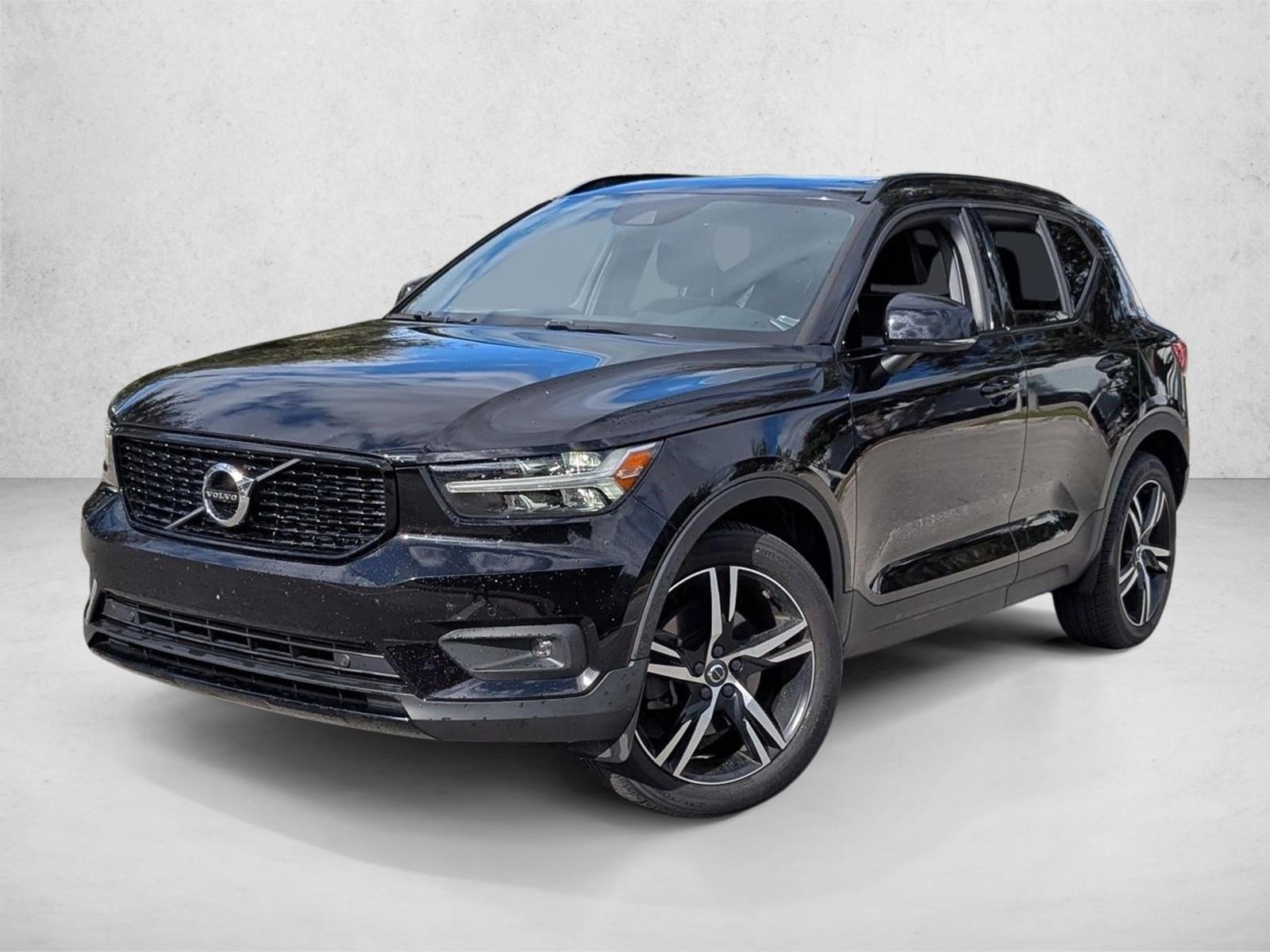 2020 Volvo XC40 R-Design's photo