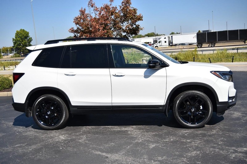 2024 Honda Passport Black Edition photo 4