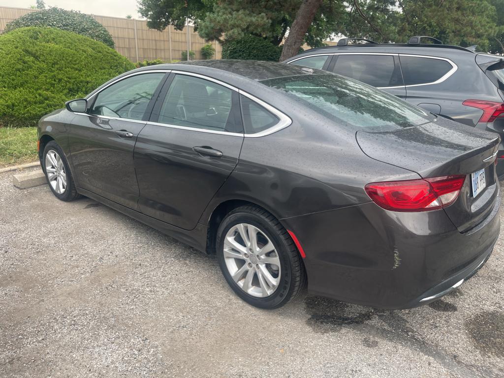 2015 Chrysler 200 Limited photo 4