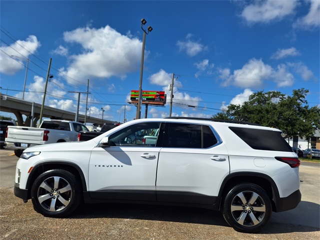 2022 Chevrolet Traverse Leather photo 2