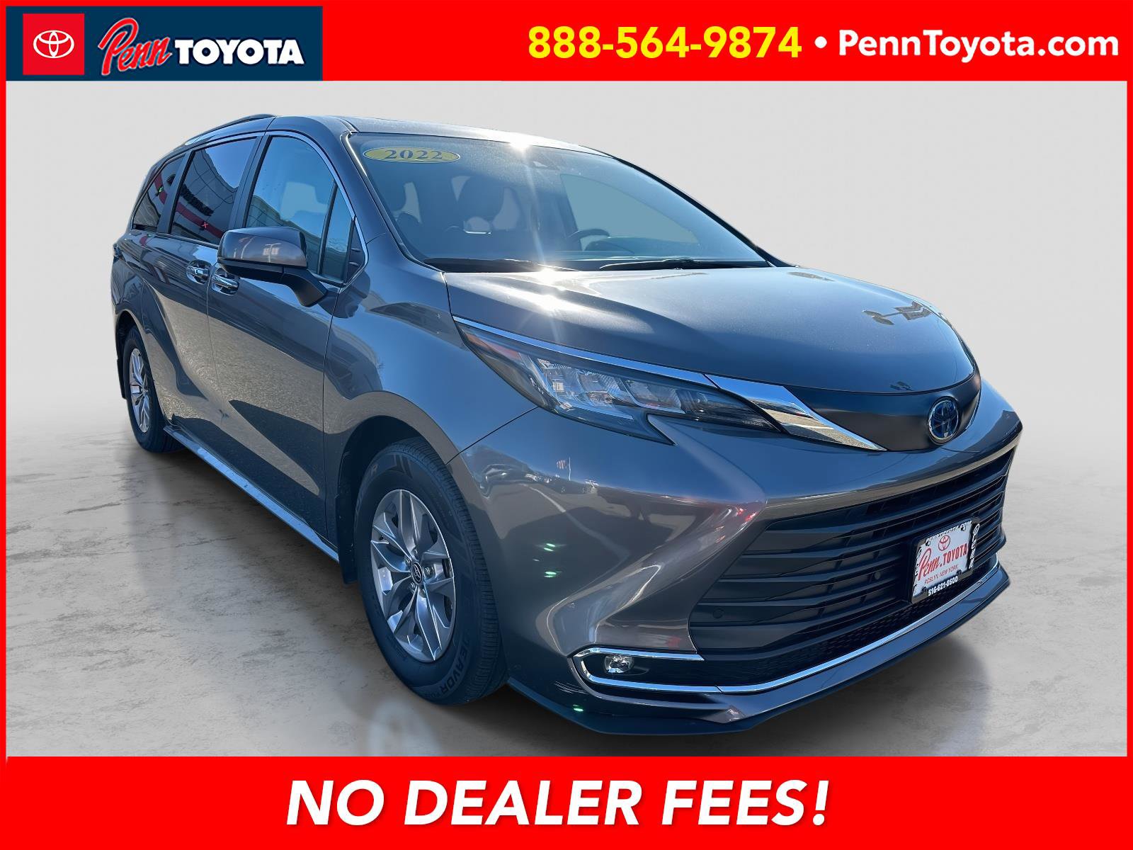 2022 Toyota Sienna XLE's photo